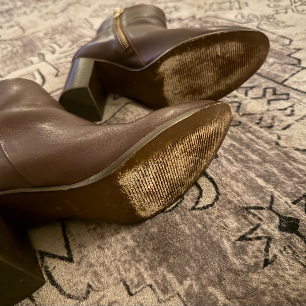 Nisolo Lia Heeled Ankle Booties in Wine / Burgundy - Picture 12 of 13